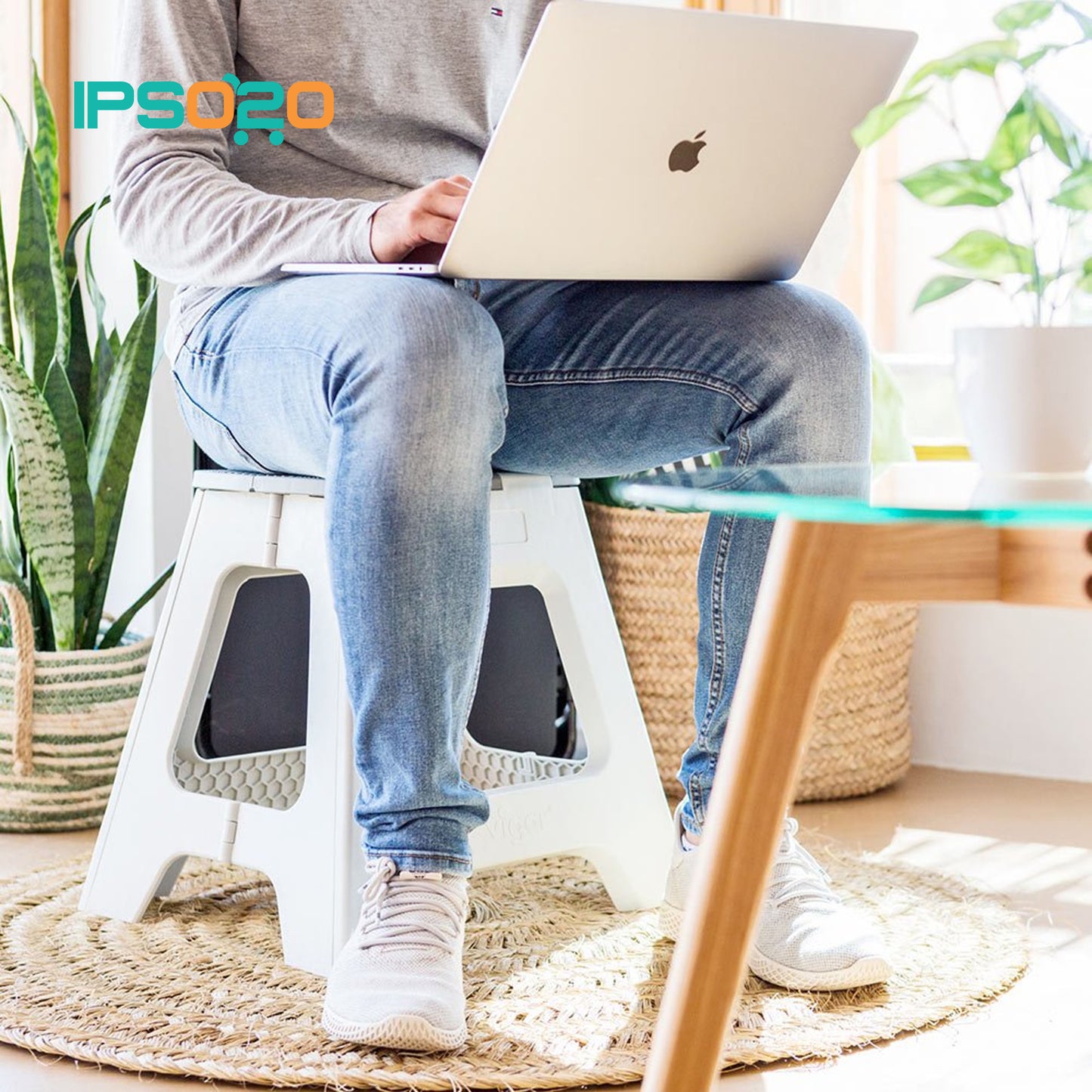 VIGAR Compact Foldable Stool - 40cm